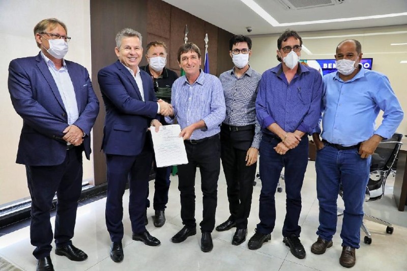 Governo recebe escritura e lança em 15 dias licitação para construção do Hospital Regional de Tangará da Serra