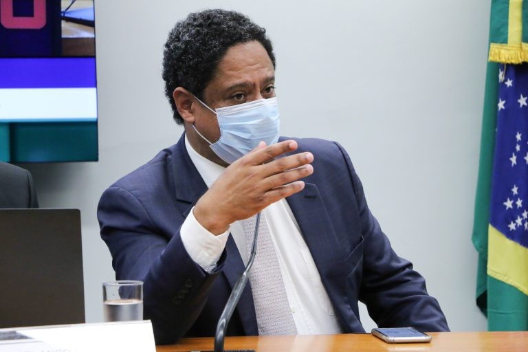 Comissão aprova cota racial nas empresas contratadas por licitação