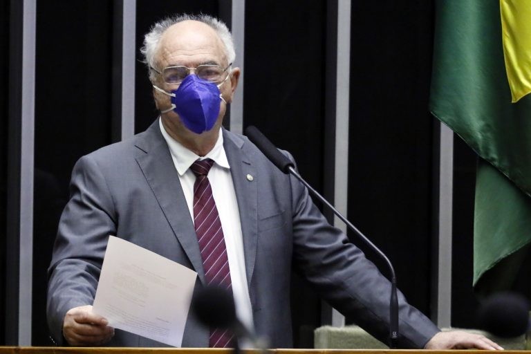 Comissão aprova projeto que regulamenta a profissão de sanitarista
