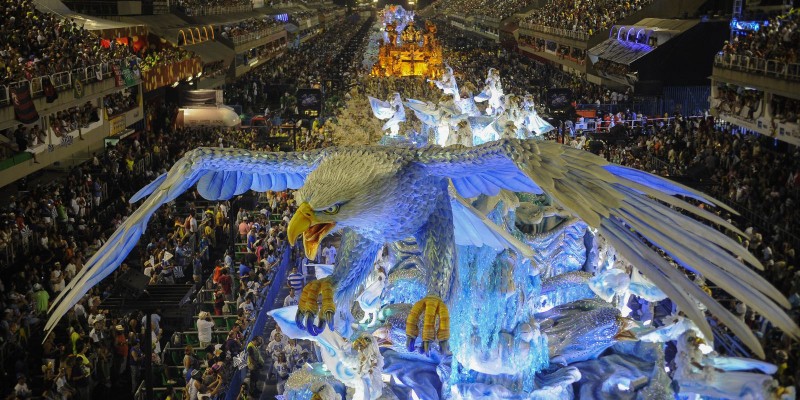 Desfile no Sambódromo está mantido por enquanto, diz governo do Rio