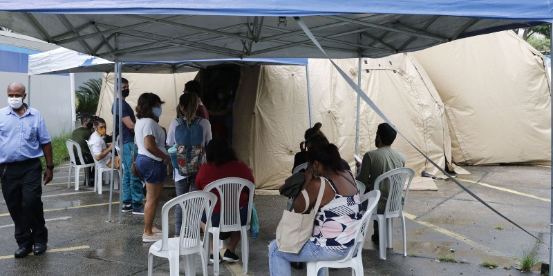 Testes positivos de covid-19 são mais de 40% no estado do Rio 