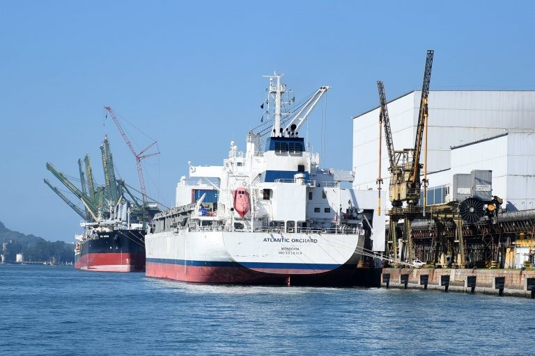 Sancionada, com vetos, lei que estimula navegação entre portos nacionais