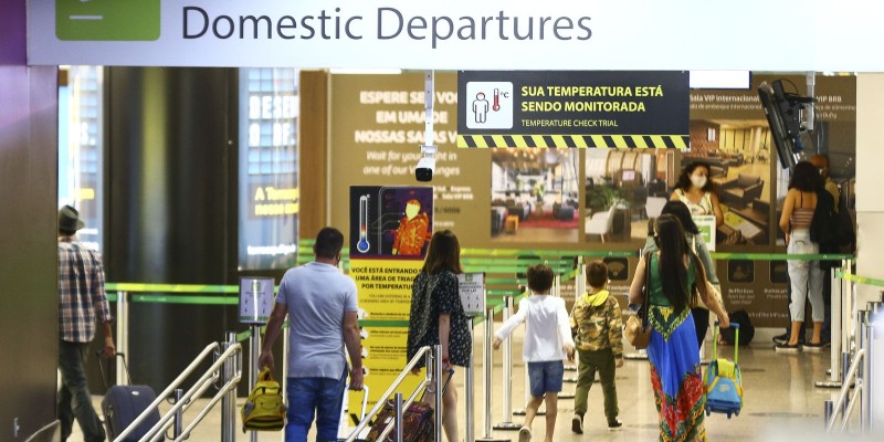 Procon-SP notifica aéreas e pede explicações sobre cancelamentos