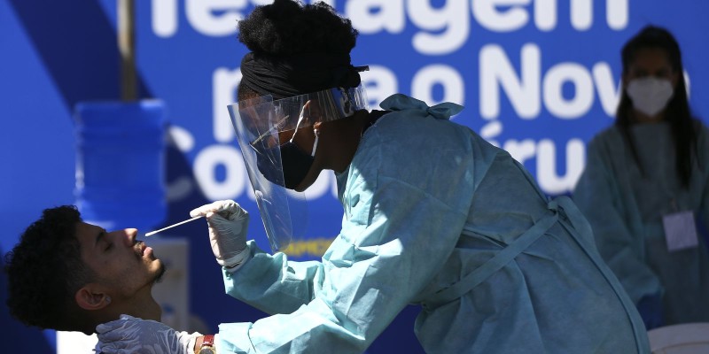 Associação alerta para desabastecimento de insumos para teste de covid