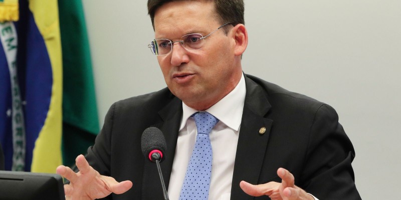 Nova temporada do Sem Censura estreia com ministro João Roma