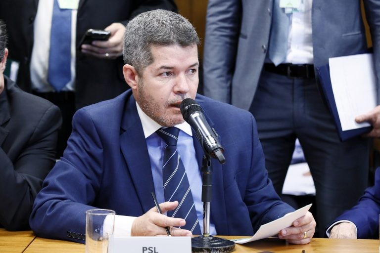 Projeto obriga órgãos públicos a criar programa de integridade para licitações