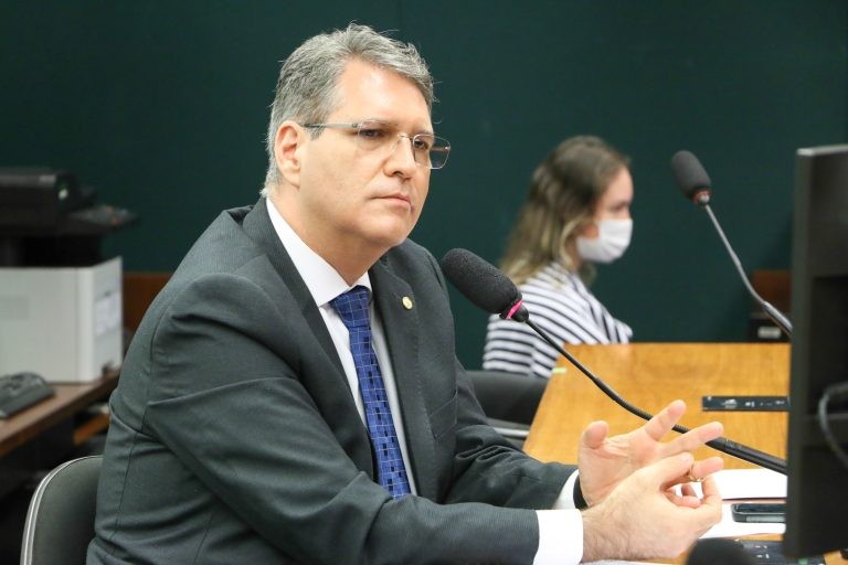 Projeto troca a palavra 