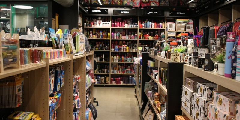 Material escolar reaproveitado ajuda famílas a economizar nas compras