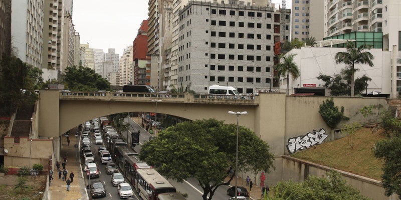 Previsão é de chuva e calor no aniversário de São Paulo