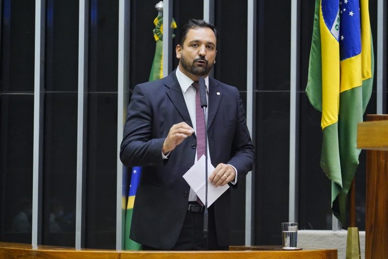 Projeto suspende prazos de obrigações tributárias para garantir férias a contabilistas