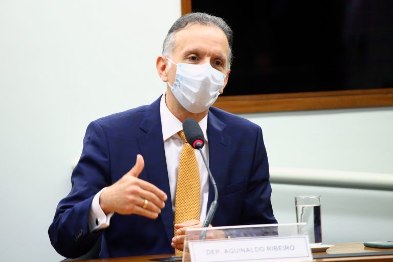 Projeto obriga motorista bêbado que causar acidente de trânsito a indenizar vítima