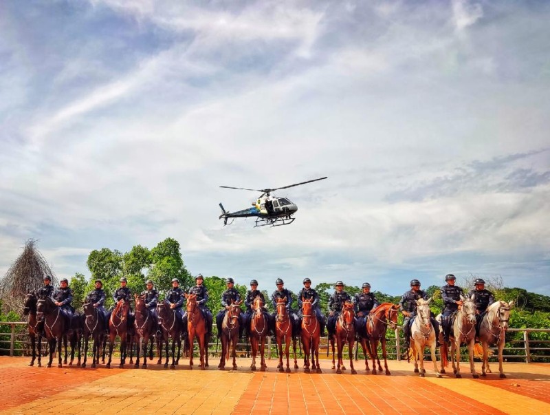 Cavalaria da PM realiza operação para reforçar policiamento na Baixada Cuiabana