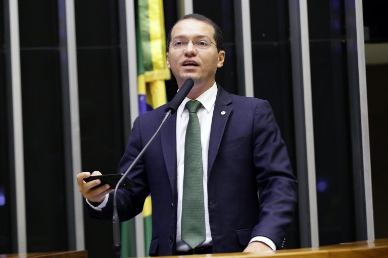 Projeto proíbe venda de aparelhos de televisão sem conversor digital integrado