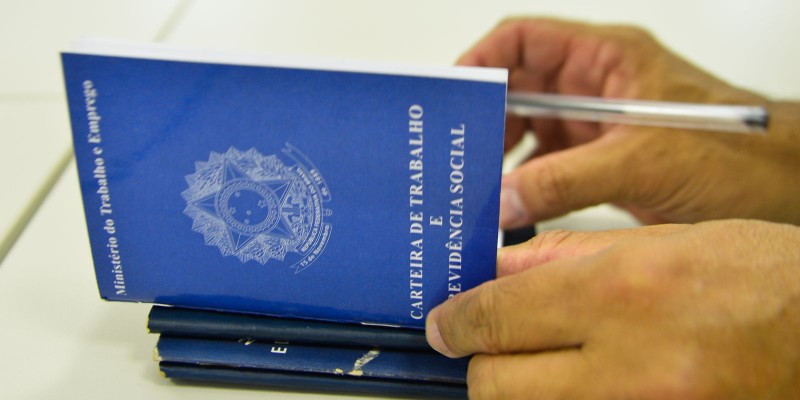 Governo vai priorizar criação de empregos em 2022, diz presidente