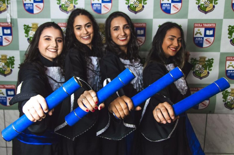 Aluna da Escola Estadual Militar Tiradentes é aprovada para Medicina em MT
