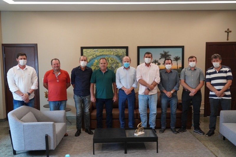 Pavimentação da Estrada da Baiana é discutida junto a municípios durante visita do vice-governador