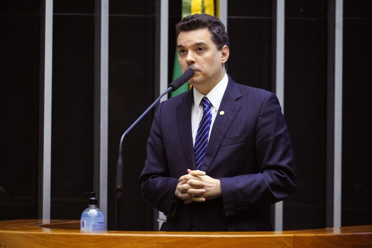 Projeto permite uso de fundo de fomento científico em demandas do setor privado