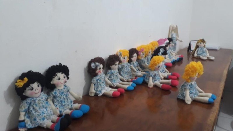 Reeducandos do Centro de Ressocialização de Sorriso concluem curso de fabricação de bonecas de pano