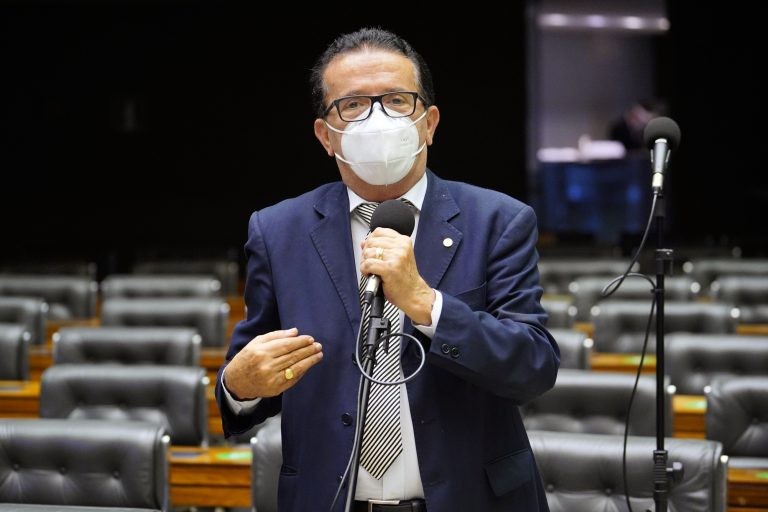 Projeto inclui crime de perjúrio no Código Penal