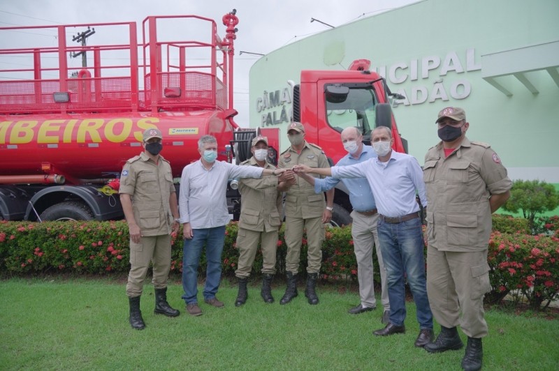 Nova viatura é entregue ao Corpo de Bombeiros