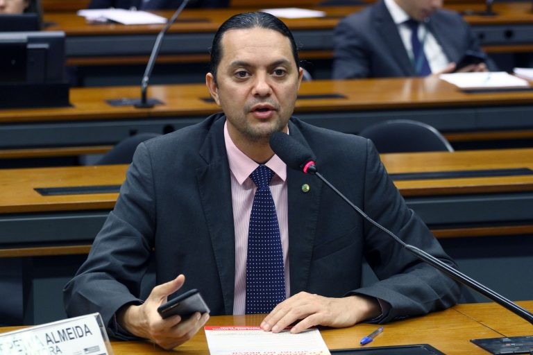 Projeto exclui sistema de bandeiras tarifárias da base de cálculo de tributos
