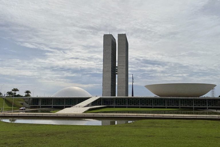 Sessão solene do Congresso dá início ao ano legislativo; acompanhe