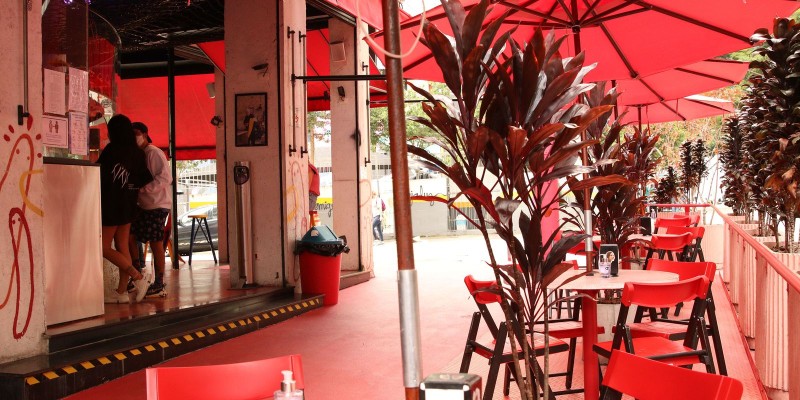 Três em quatro restaurantes tiveram afastamento por covid-19 ou gripe