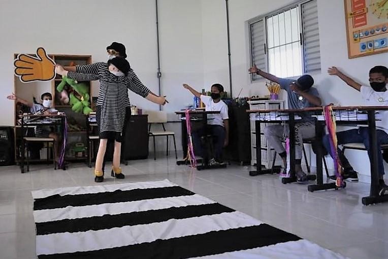 Detran realiza blitz educativa em áreas escolares da Baixada Cuiabana