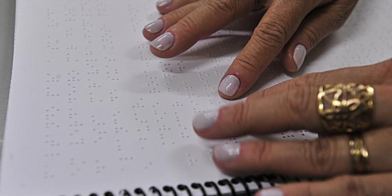 Ministério lança, em Niterói, Guia de Atividade Física em braile