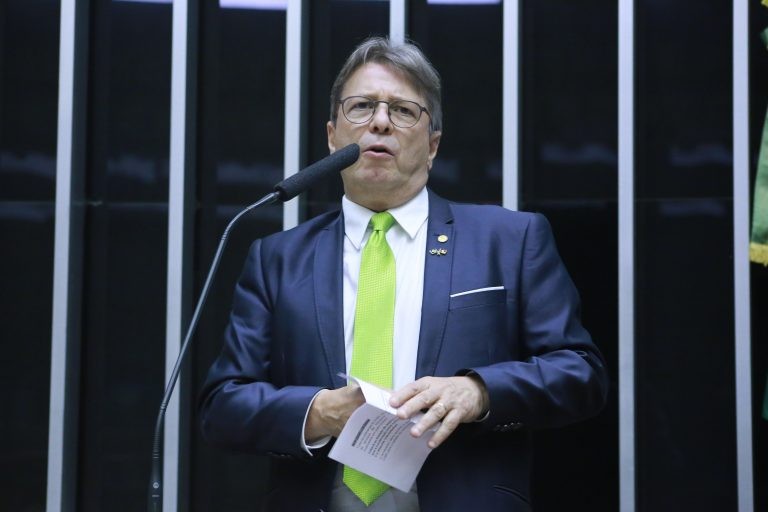 Projeto muda regras para preservar gastos com pesquisa no setor de energia
