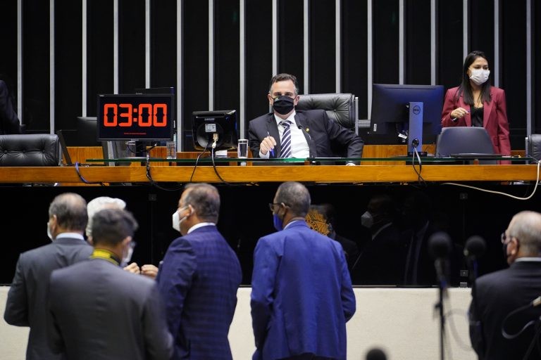 Congresso analisa vetos nesta terça-feira