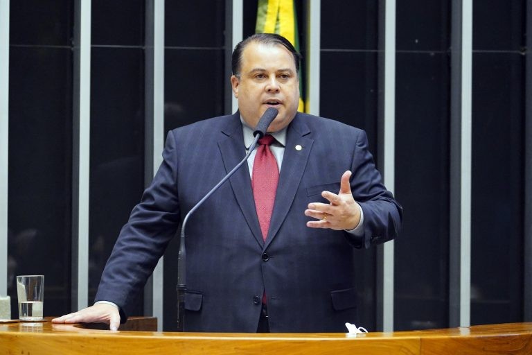Projeto proíbe banheiros e vestiários públicos “unissex