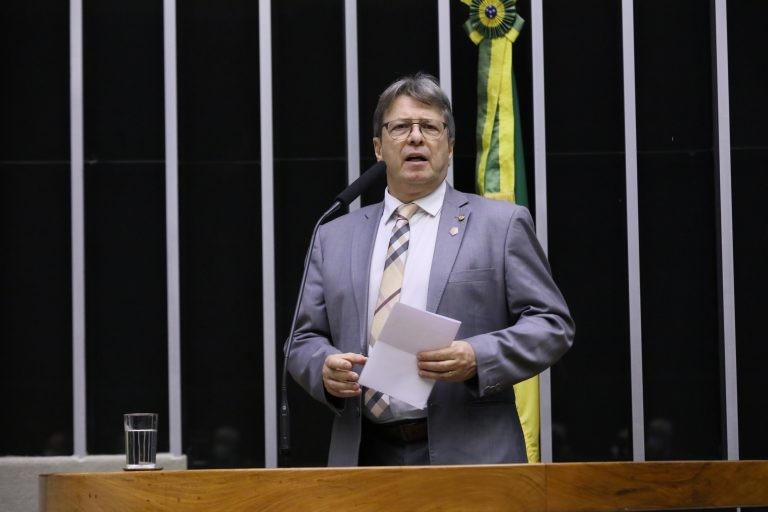 Projeto prevê distância mínima entre posto de combustível e áreas de risco