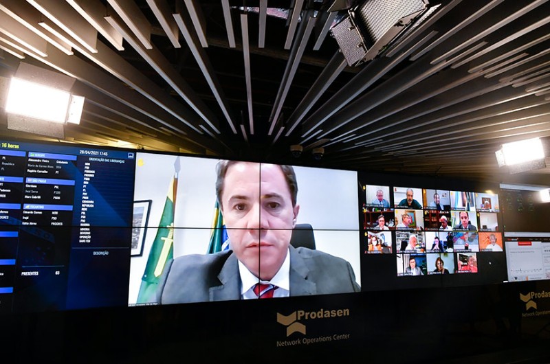 Senador Veneziano anuncia que foi diagnosticado com covid-19