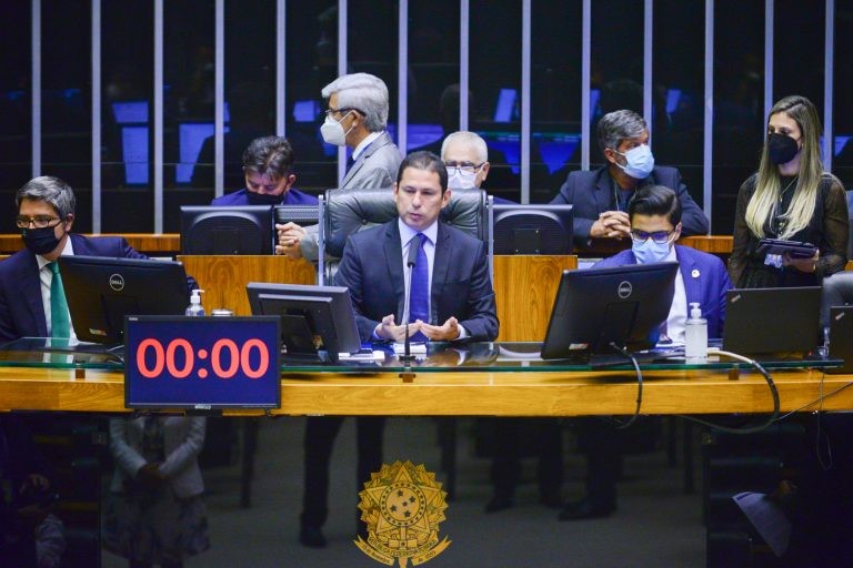 Deputados defendem compensação para emissoras por propaganda partidária; acompanhe