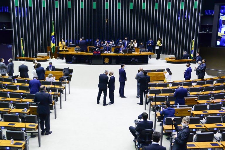 Congresso derruba veto para garantir compensação fiscal a emissoras