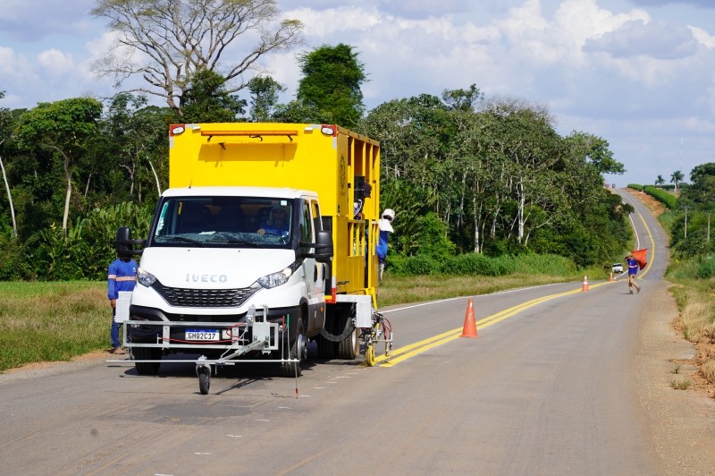 Rodovia Izidoro Pivetta recebe sinalização viária