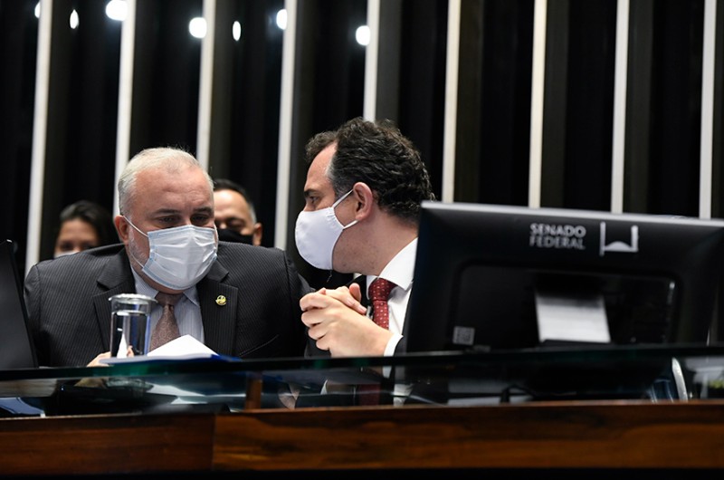 Jean Paul garante que Senado vai entregar ao país solução para o preço dos combustíveis