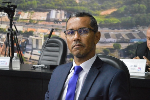 Lei proposta por Dídimo Vovô é promulgada e proíbe qualquer símbolo do gestor municipal em patrimônios públicos