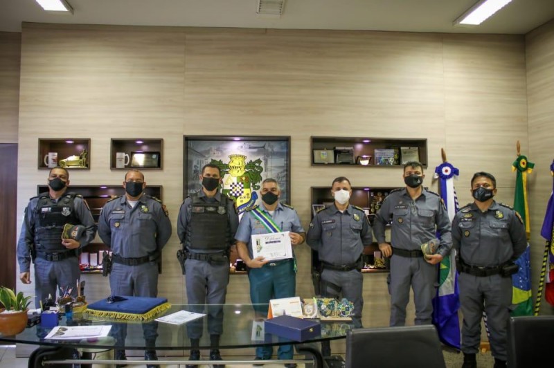 Polícia Militar entrega honraria ‘Homens do Mato ‘ Mérito Gran- Cruz ao comandante da PM-MS