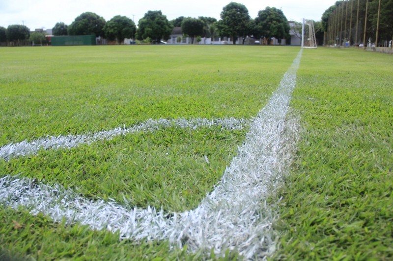 Iluminação de campos de futebol será readequada em Lucas do Rio Verde