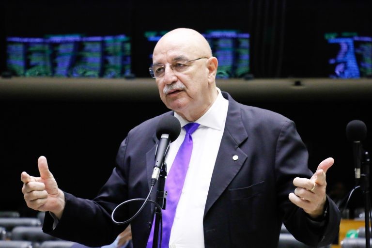 Projeto aumenta penas de crimes violentos ou sexuais praticados contra crianças e adolescentes?