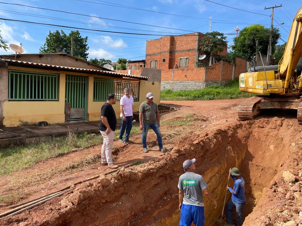Líder comunitário comemora obra em bairro e agradece ao prefeito Emanuel Pinheiro e ao vice José Roberto Stopa