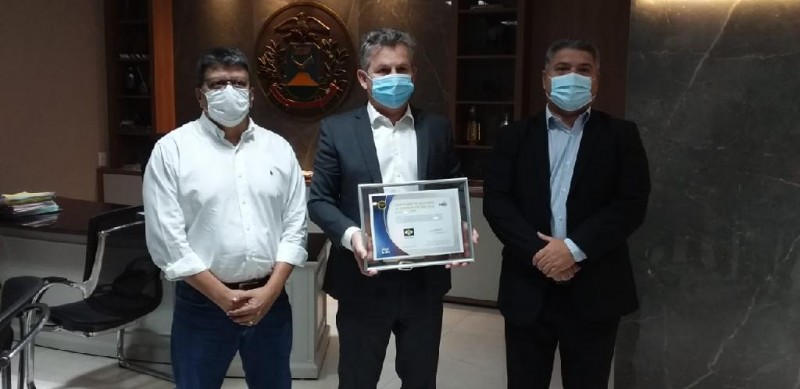 Governador recebe prêmio pela evolução do Estado na oferta de serviços públicos digitais