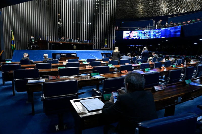 Aprovado projeto que cria política de atenção psicossocial nas escolas; texto vai à Câmara
