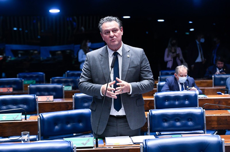 Vanderlan pede que CMN reduza juros dos fundos constitucionais