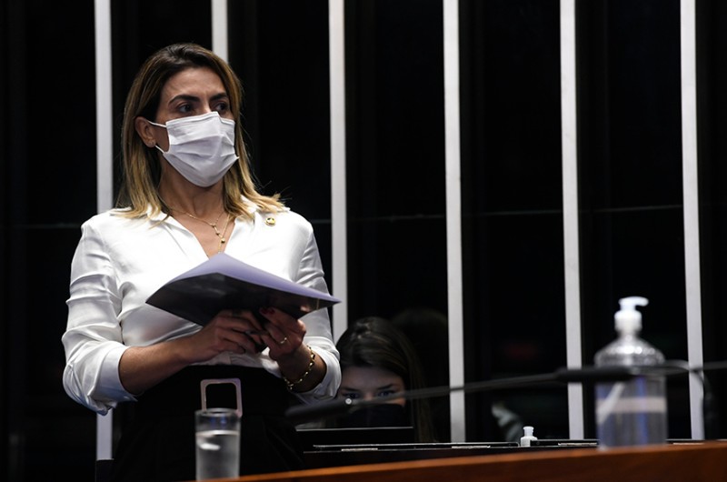 Soraya comemora novas regras de restrições sanitárias em condomínios na pandemia