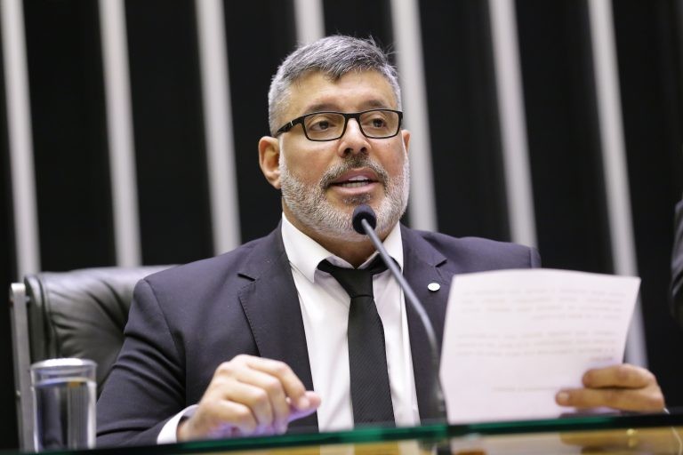 Proposta prevê divulgação de beneficiados por saída temporária de presídios federais