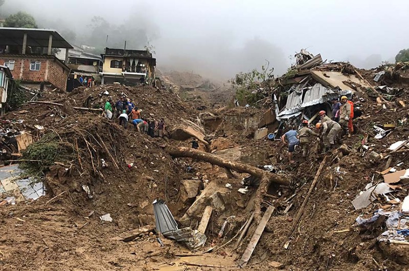 Senadores prestam solidariedade às vítimas de temporal em Petrópolis