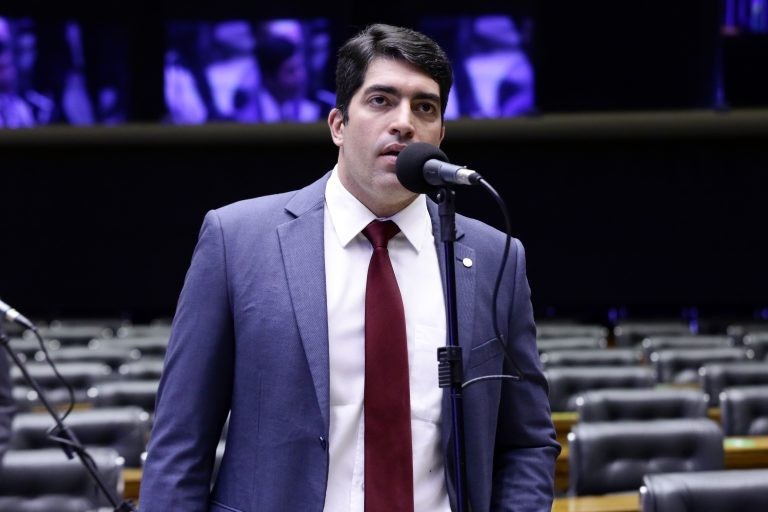 Proposta concede isenção tributária para defensivos agrícolas de baixa toxicidade